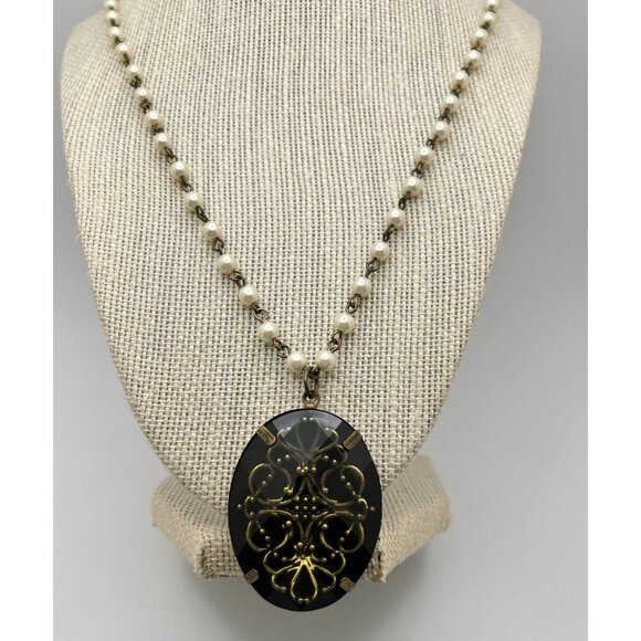 Vintage Faux Pearl Beaded Necklace with Black and Gold Oval Pendant Prong Set - Picture 5 of 8